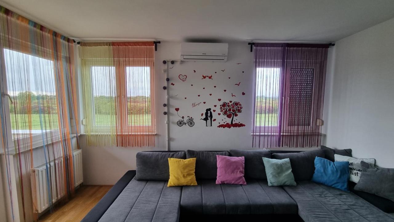 Zoe Apartment *